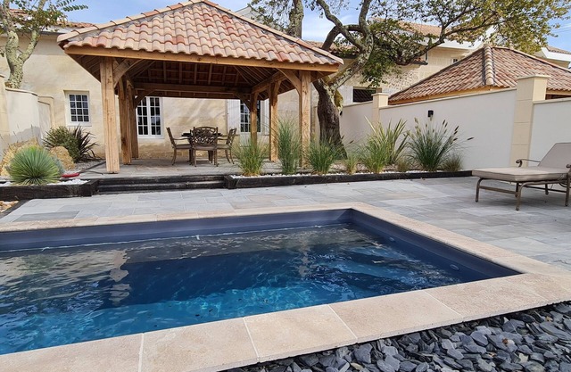 Luxury 5* cottage with own private heated pool - Sleep 4