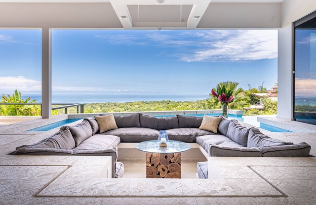 Luxury 5BR Ocean View Villa w/Pool, Hot Tub & AVAILABLE NEW YEARS WEEK!