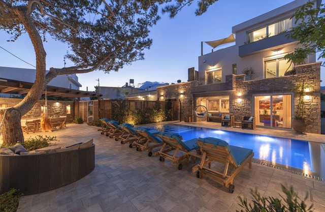 Luxury 7 bedroom villa with private infinity pool next to beach