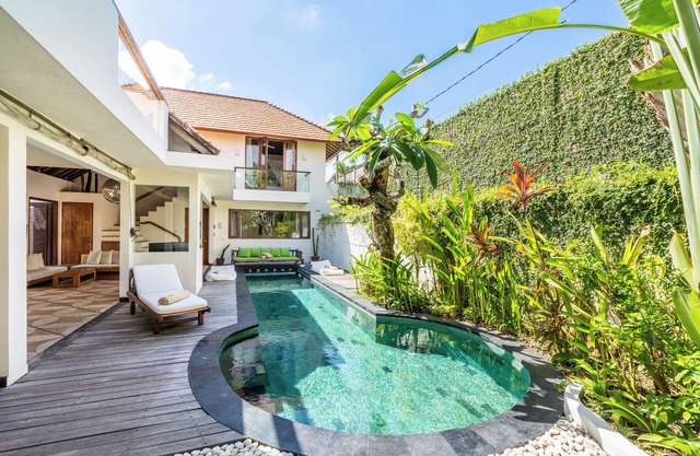 Luxury 8 Bedroom Family Villa in Seminyak Center