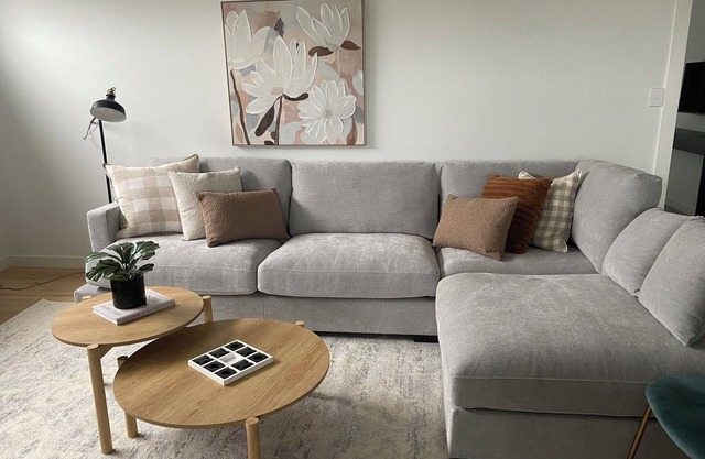 Luxury accommodation close to the beach and main street.