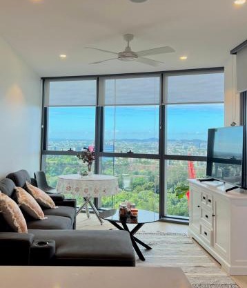 Luxury apartment at Queens Wharf Tower