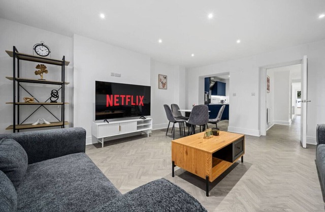 Luxury Apartment: Heart of Didsbury