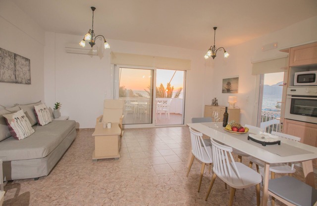 Luxury Apartment in Kalamaki Riviera