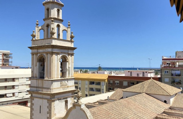 Luxury apartment in the center of Denia for 6 people.