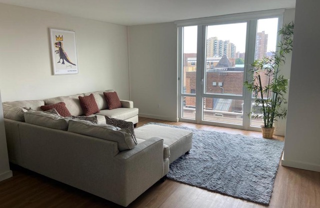 LUXURY APARTMENT IN YONKERS -10 MINS FROM NYC