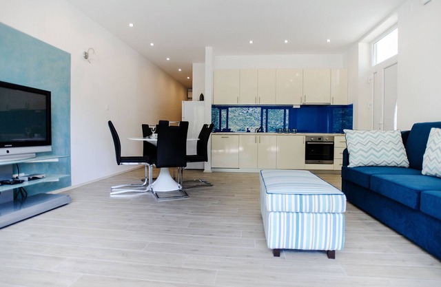 Luxury Apartment Lara Blue