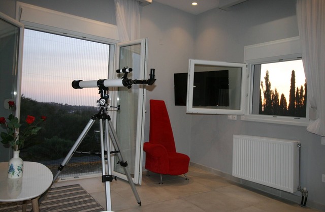 Luxury Apartment, Tranquility, Sea Views, Breeze