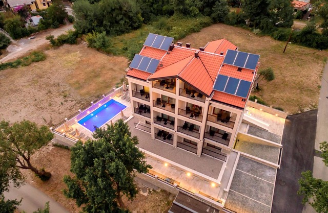 Luxury Apartments Queen - One Bedroom Apt with Sea View - Attic