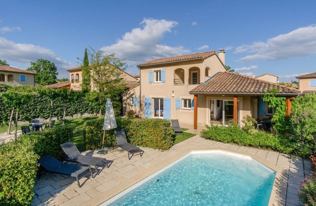 Luxury Ardeche Villa | Villa Saronno | 4 Bedrooms | Private Pool