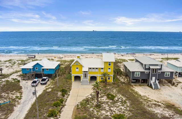 Luxury BEACH FRONT Home - Available October 1 - 8! - Beautiful Views