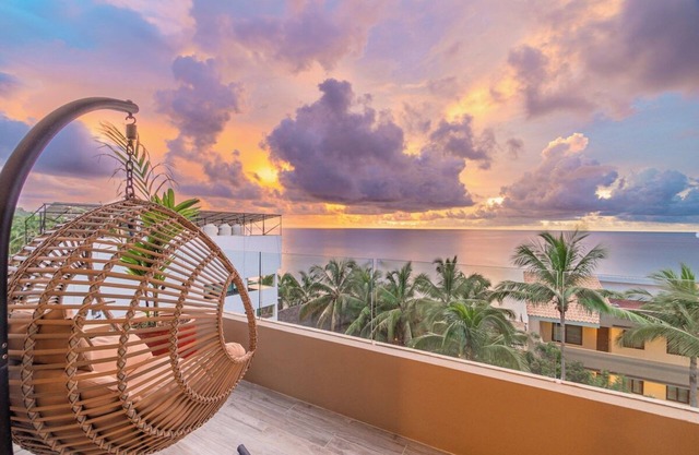 Luxury Beachfront 3 Bedroom Dual Unit with Ocean View