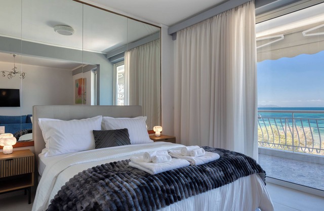 LUXURY BEACHFRONT PARADISE APARTMENT IN ATHENS RIVIERA KAVOURI, VOULIAGMENI