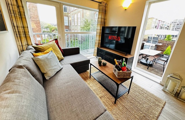 Luxury CanaryWharf Apartments by Sleepy