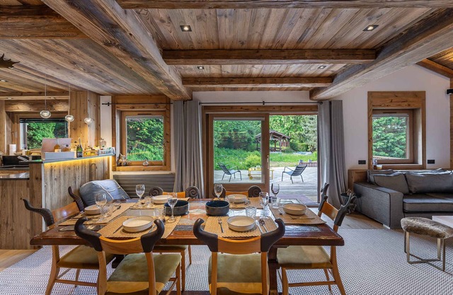 Luxury Chalet with Sauna and Garden near Mont d'Arbois Skilift in Megève