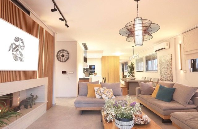 Luxury condo in Athens Riviera!