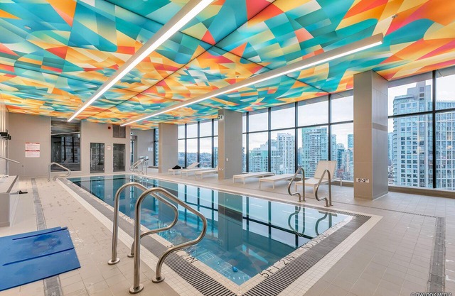 LUXury condo in yaletown