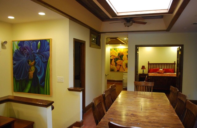 Luxury Downtown Athens Apartment Overlooking Historic North Campus