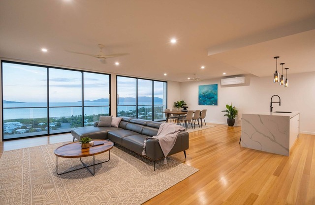 Luxury Escapes Townsville Villa A