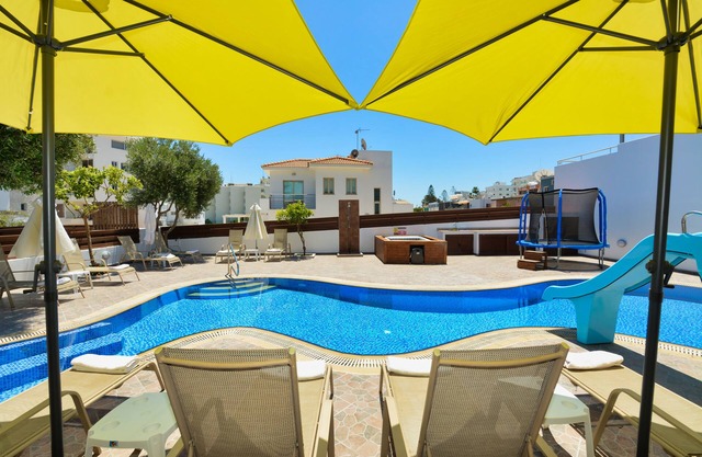 Luxury five bedroom Villa with pool (villa 10)