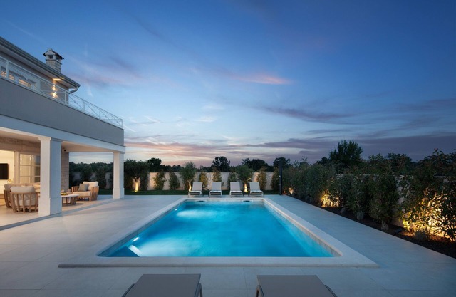 Luxury Gabriel Residence for 8 people with 32 m2 private salt-water pool in Central Istria