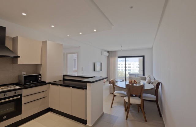 Luxury guest apartment with picine topogon picine parking space