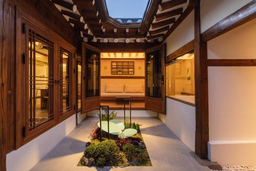 Luxury Hanok Mossy Grove