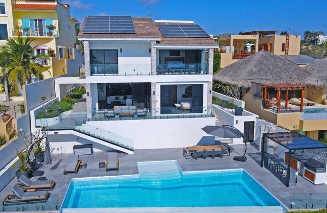 Luxury home for rent with panoramic ocean view in Bahias de Huatulco, Mexico