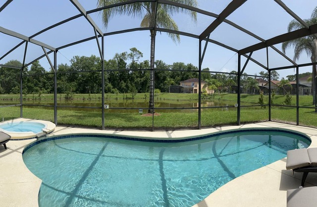Luxury Home Minutes to Disney Championship Golf Priv. Pool 5 Bedroom Sleeps 10