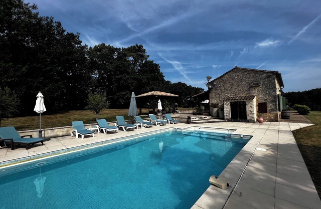 Luxury House with private pool - stunning outdoor space with views