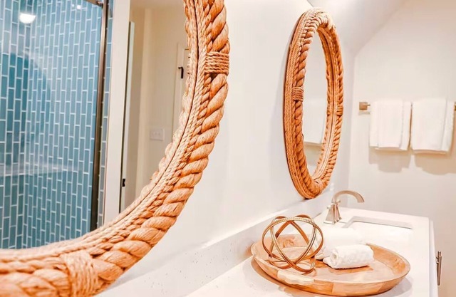 Luxury Lake House: Stay French Lake