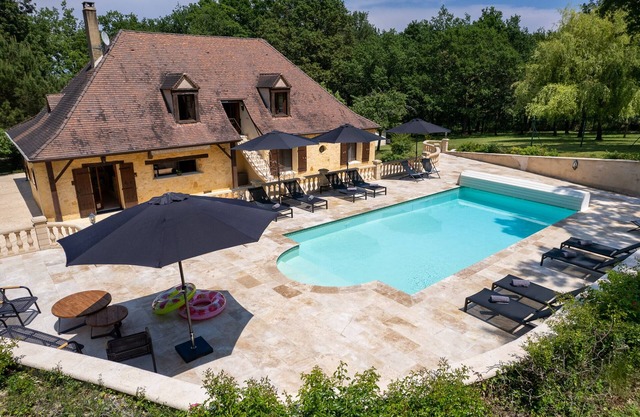 Luxury Maison Saint-Blaise near Monpazier - with private heated pool and garden