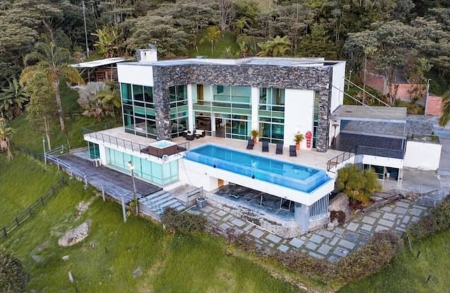 Luxury mansion in Las Palmas, Medellin!