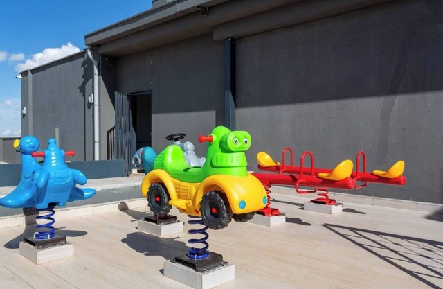 Luxury Modern Apartment - Riverside