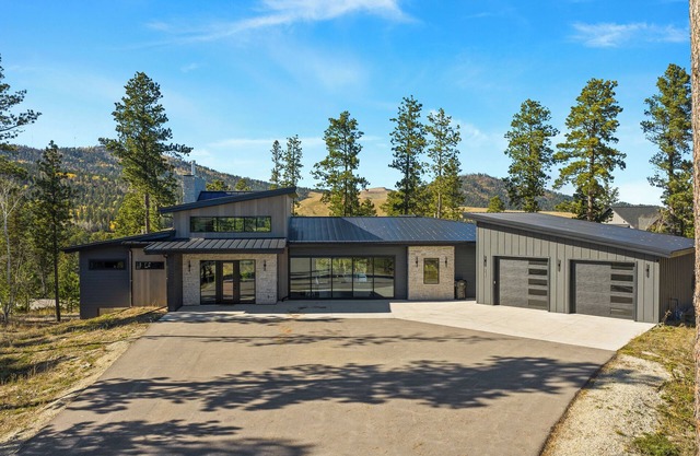 Luxury Mountain Oasis with Amazing View and Access to Clubhouse w/2 Pools