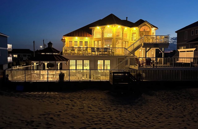 Luxury Multi-Level Oceanfront Beach House with DIRECT Ocean View&Salt Water POOL