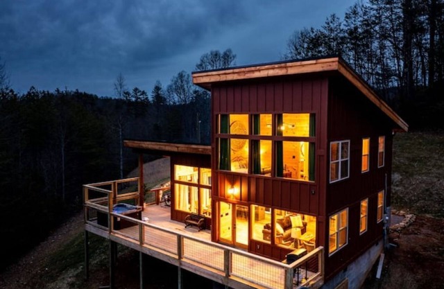 Luxury New Build on 2 Acres with Hot Tub, Epic Fire Pit and Modern Touches!