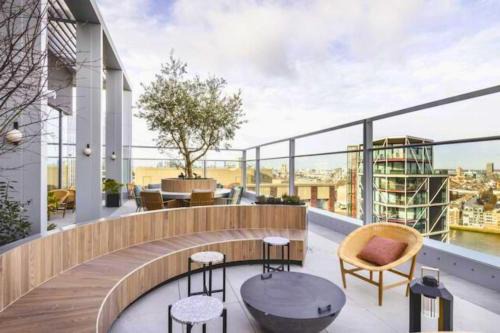Luxury Penthouse 2Bed 2Bath 2Balcony London Eye & River Views with GYM & AC & Incredible Rooftop View