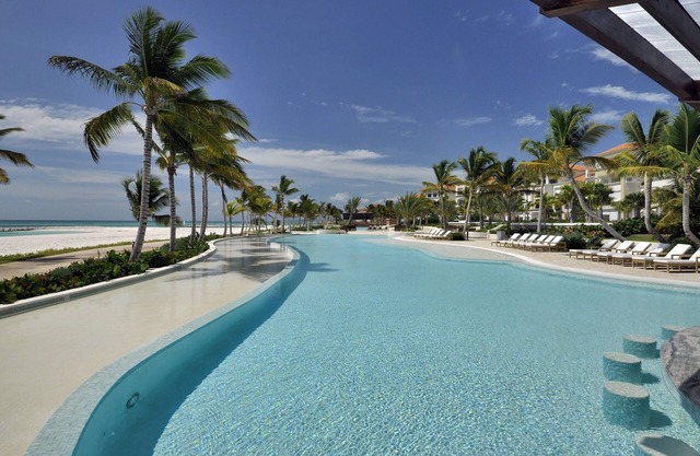 Luxury Penthouse Beachfront in Cap Cana - Chef incl. - sleeping 6