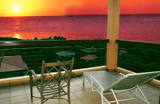 Luxury Penthouse with Stunning Ocean View s