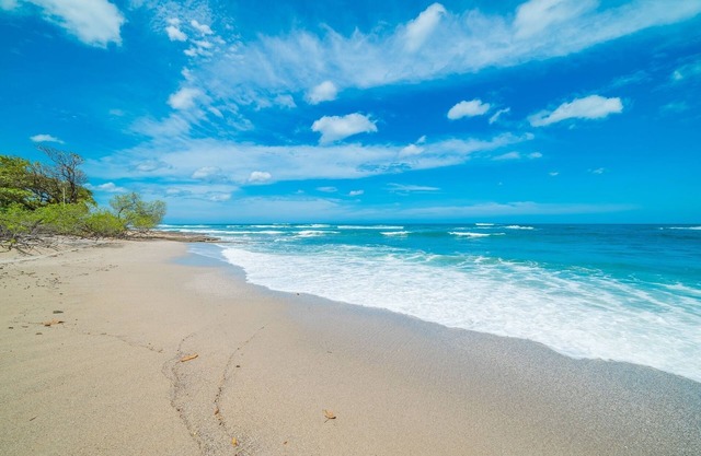Luxury Private BEACHFRONT Home- BEST Location in Tamarindo!