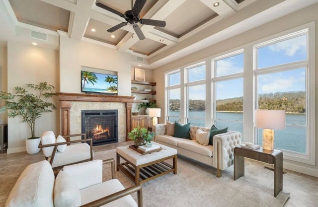 Luxury Private Oasis & 269' Lakefront! 5Bds, 4.5Bath