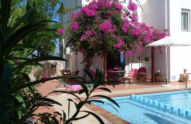 Luxury private villa with large private pool (12 m) with sea view in Vamos