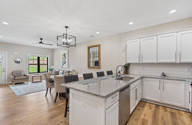 Luxury Scenic View Jordan Creek