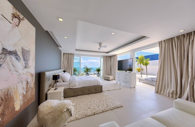 Luxury Sea View Pool Villa L at UniQue Residences