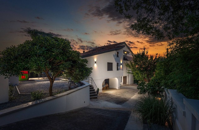 Luxury Seaview Apartman 5 Desamani 975, Kostrena, Croatia