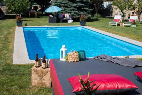 Luxury Singular Villa Rosa