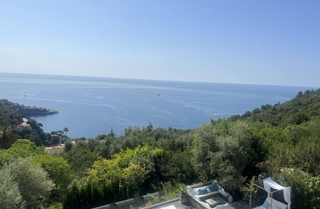 Luxury studio suite in artist Villa with sea view