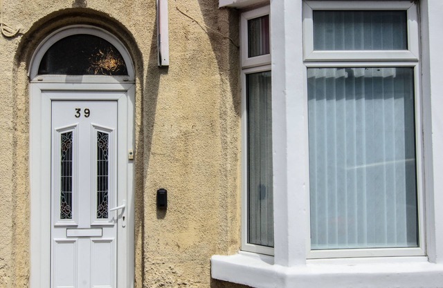 luxury suits for football fans near anfield stadium 2 bed rooms, kitchen,garden