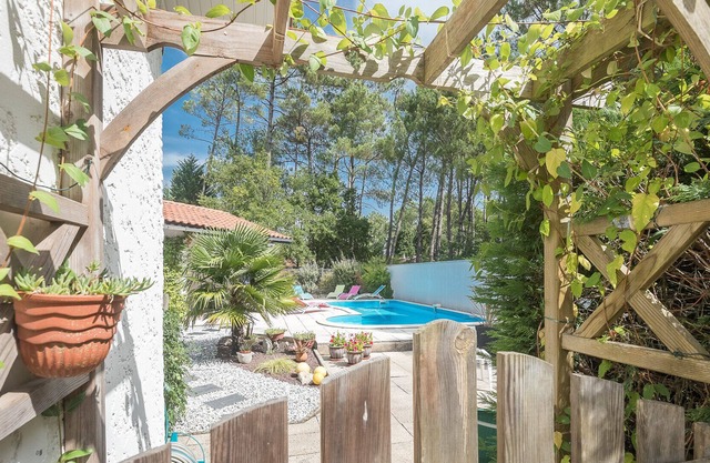 Luxury traditional villa 3 bedrooms/3 bathrooms, private pool, 3km from beach